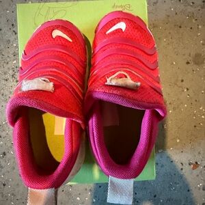 Nike Kids Fuchsia Sneakers